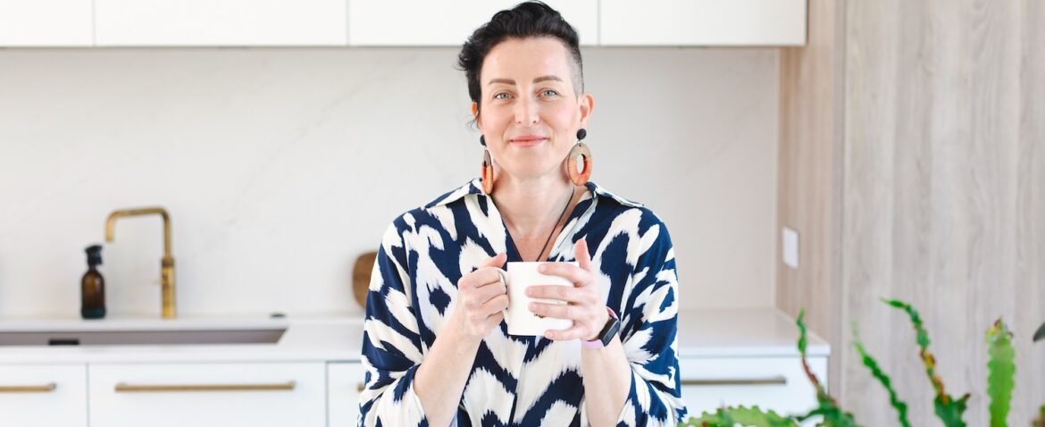 London based Hypnotherapist Rowenna Clifford, specialising in hypnotherapy for attachment issues, low self-esteem, childhood trauma and addictions